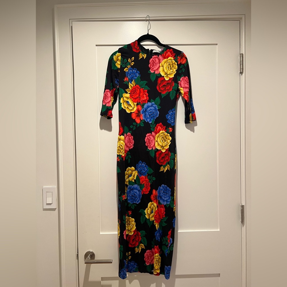 ALICE & OLIVIA black dress with roses, size 4